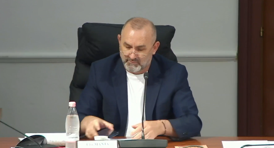 Projektligji p&euml;r tokat bujq&euml;sore/ Debat brenda PS, Gjiknuri voton