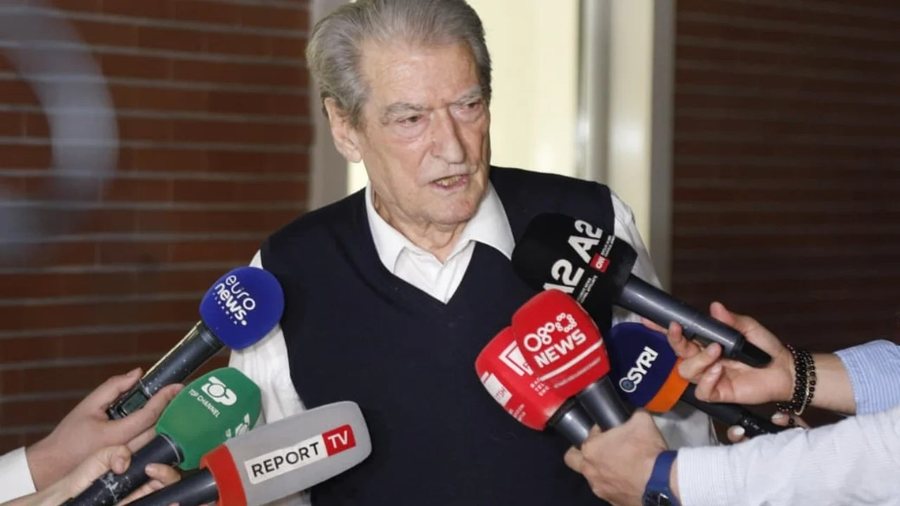 Berisha flet pas debatit n&euml; K&euml;shillin Komb&euml;tar: &Ccedil;do njeri