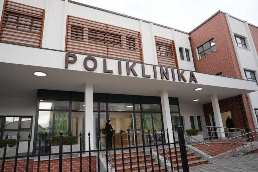 Plagosja me thik&euml; n&euml; Poliklinik&euml;n e Shkodr&euml;s! Merr fund