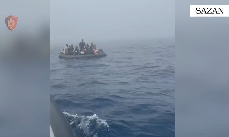 Rrezikuan t&euml; mbyteshin n&euml; Sazan, Policia: 11 emigrant&euml;t po