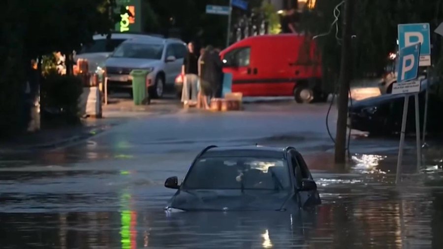 Stuhi ekstreme n&euml; Ballkan/ Alarm maksimal, Shqip&euml;ria n&euml; nivel