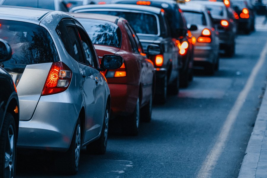 Shqiptar&euml;t &ldquo;pushtojn&euml;&rdquo; rrug&euml;t! Mbi 1 milion mjete