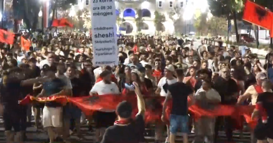 52-dit&euml; protes&euml;! Mbyllen fjalimet para Kryeministris&euml;,