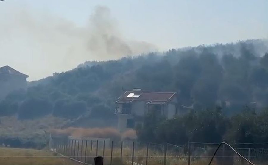 Zjarrv&euml;nie n&euml; Fier/ Flak&euml;t dalin jasht&euml; kontrollit dhe