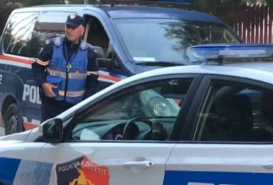 60-vje&ccedil;ari plagos me thik&euml; kush&euml;ririn e tij n&euml;
