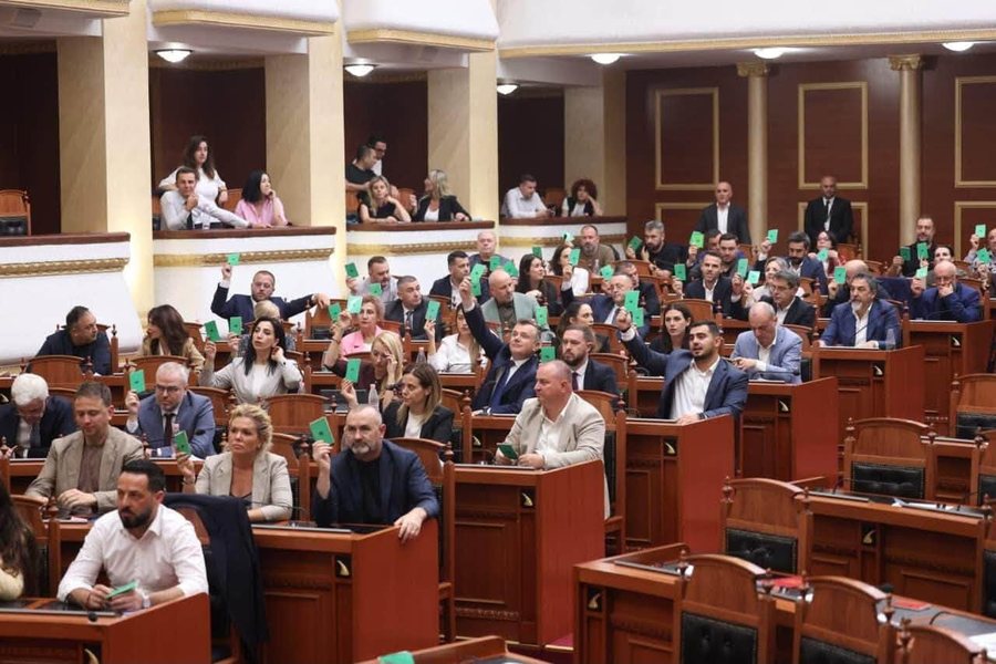 &Ccedil;far&euml; ndodhi n&euml; votim? Huaja 302 mln$ me SHBA,