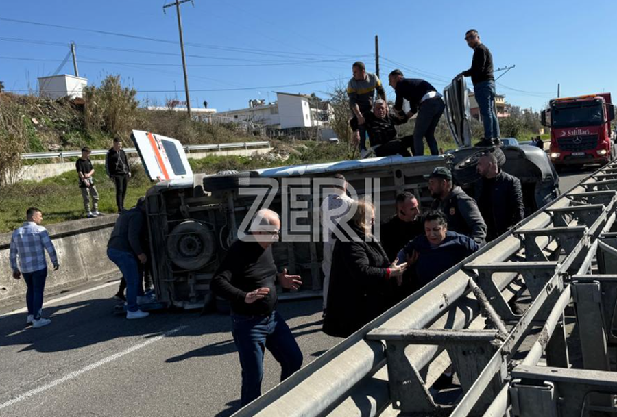 PAMJET- Aksidentohet ambulanca në aksin Kavajë-Durrës, mjeti